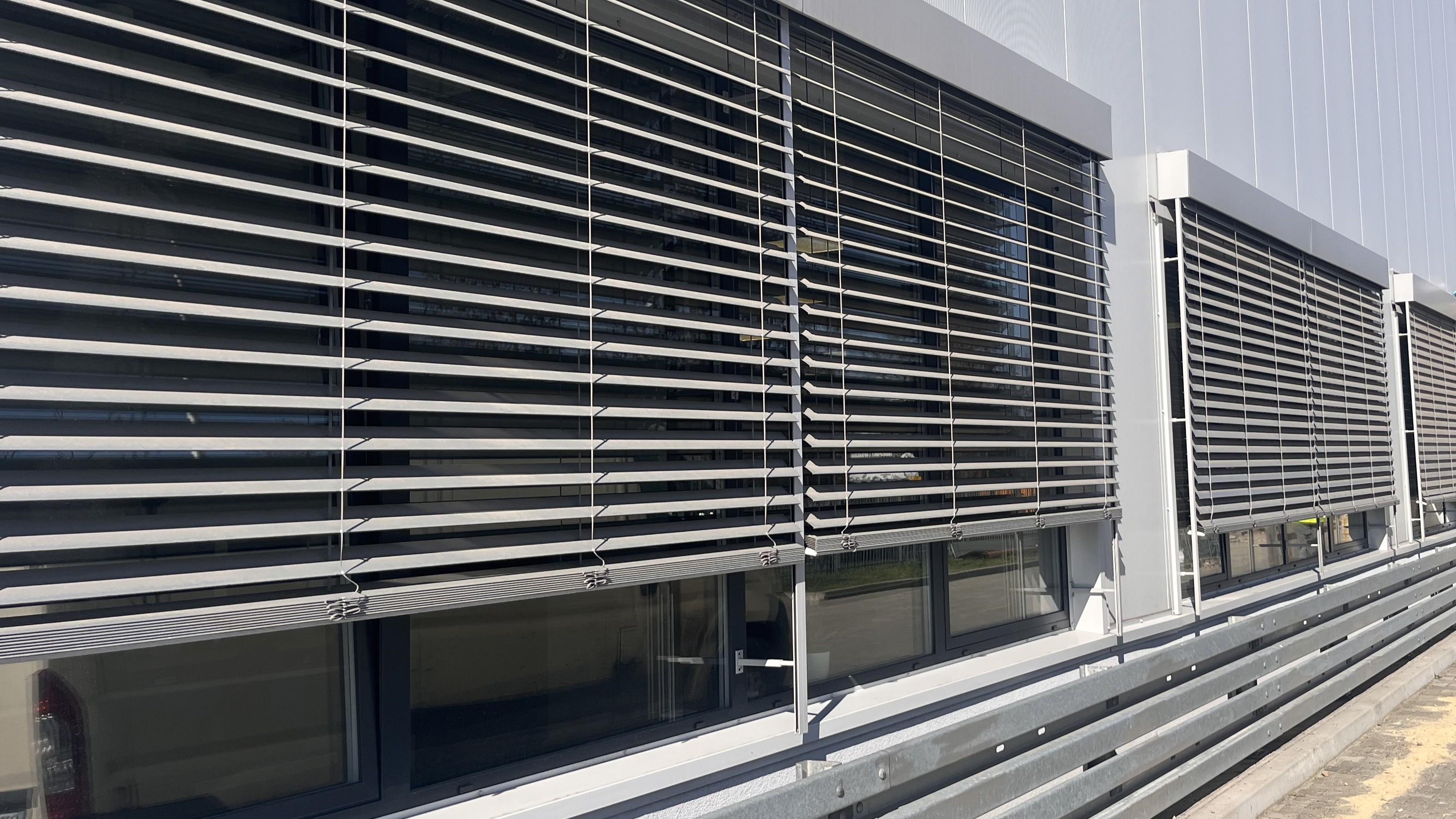 Żaluzje fasadowe
